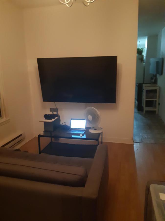 Check-In 1Pm To 11Pm II Room B Montréal Exteriör bild